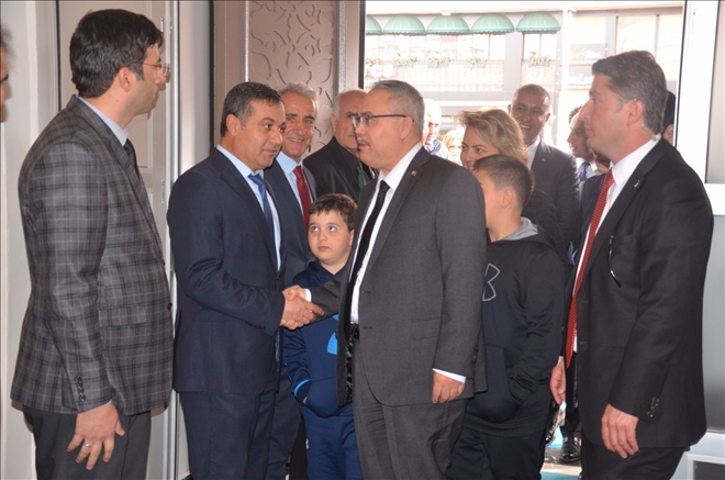 YENİ MUŞ VALİSİ GÖREVİNE BAŞLADI
