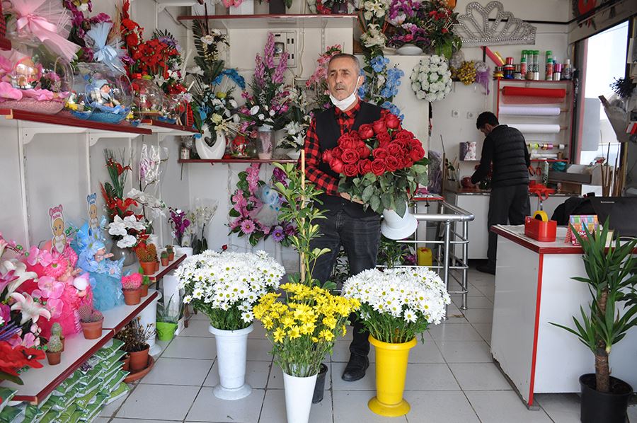 ÇİÇEKÇİLER 24 KASIM’A HAZIR