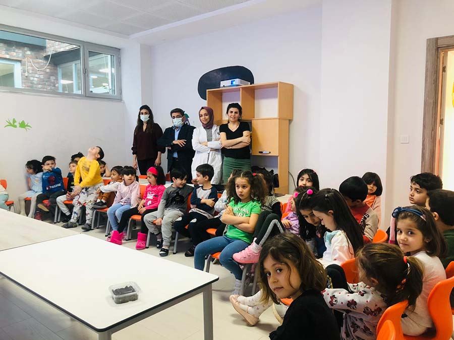 MEŞE DERNEĞİ, MİNİK ÖĞRENCİLERİ EROZYON İLE İLGİLİ BİLGİLENDİRİLDİ