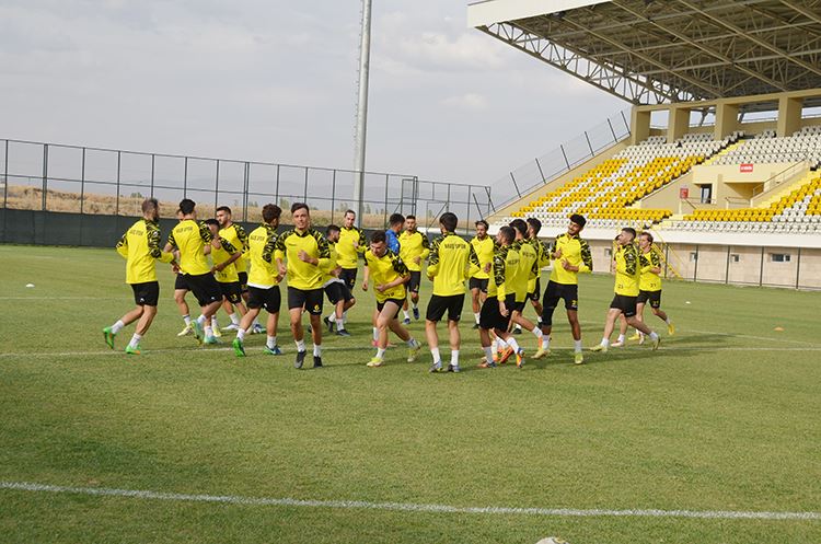 MUŞSPOR, LİDERLİK İÇİN BURSA’DA