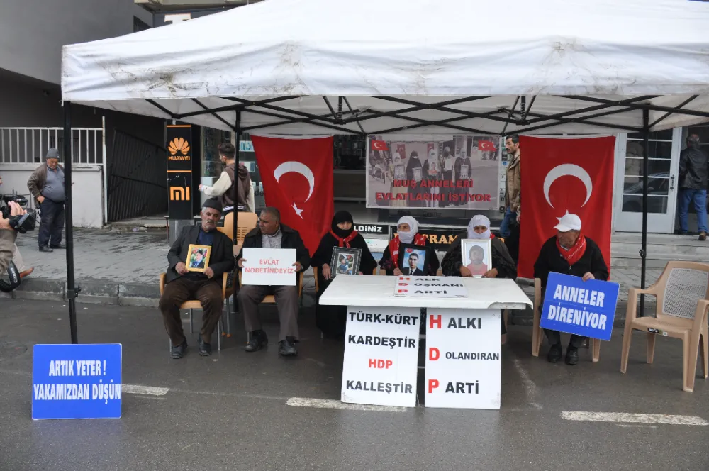 HDP ÖNÜNDEKİ EVLAT NÖBETİ DEVAM EDİYOR