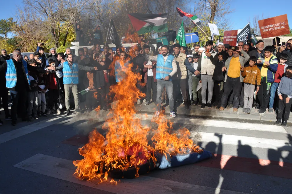 "BÜYÜK GAZZE YÜRÜYÜŞÜ" DÜZENLENDİ
