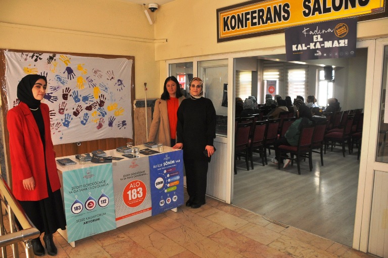 BULANIK’TA KADINA ŞİDDETLE MÜCADELE PANELİ DÜZENLENDİ