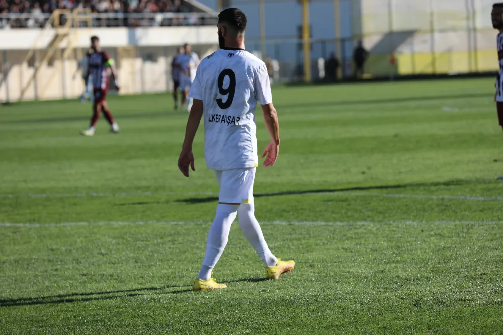 ŞAMPİYONLUĞA KOŞAR ADIM 3-0