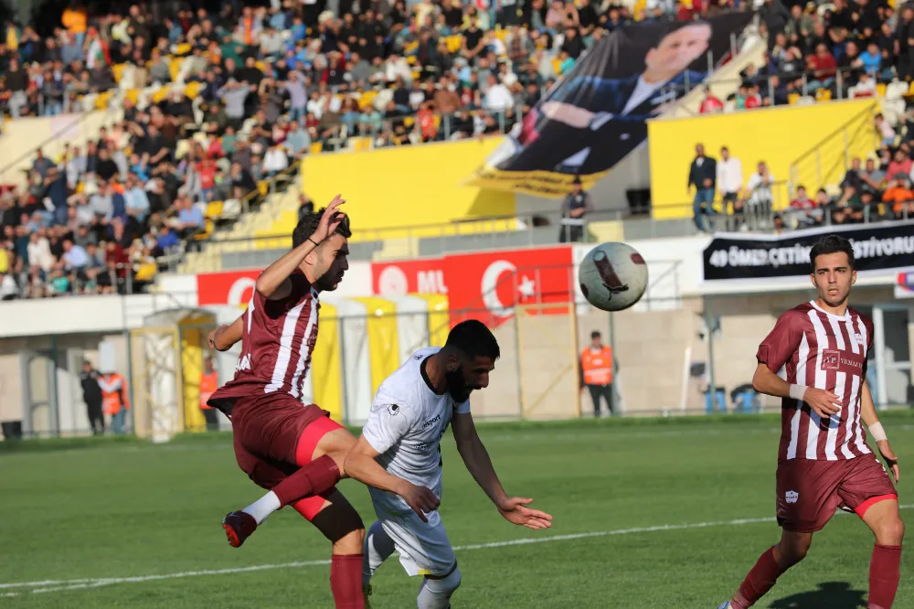 ŞAMPİYONLUĞA KOŞAR ADIM 3-0