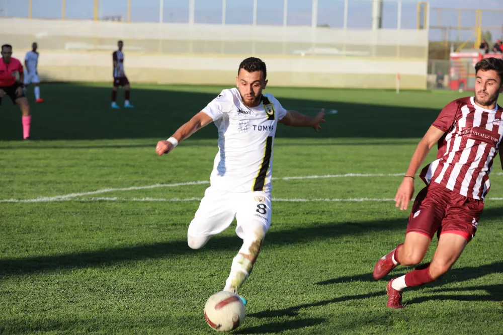 ŞAMPİYONLUĞA KOŞAR ADIM 3-0