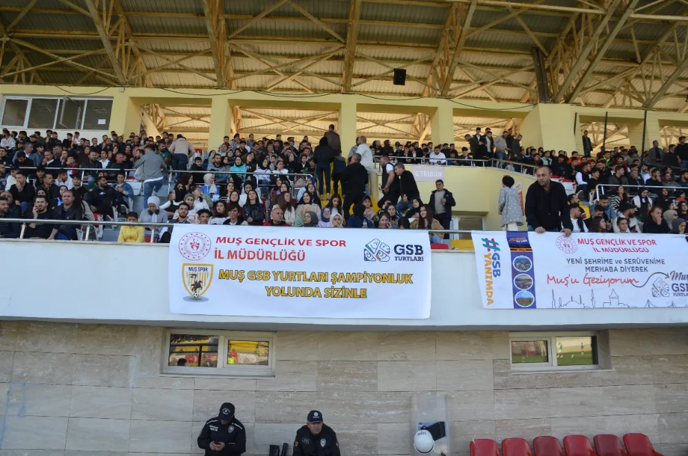 GENÇ OFİSLER ÖĞRENCİLERE ŞEHRİ TANITIYOR