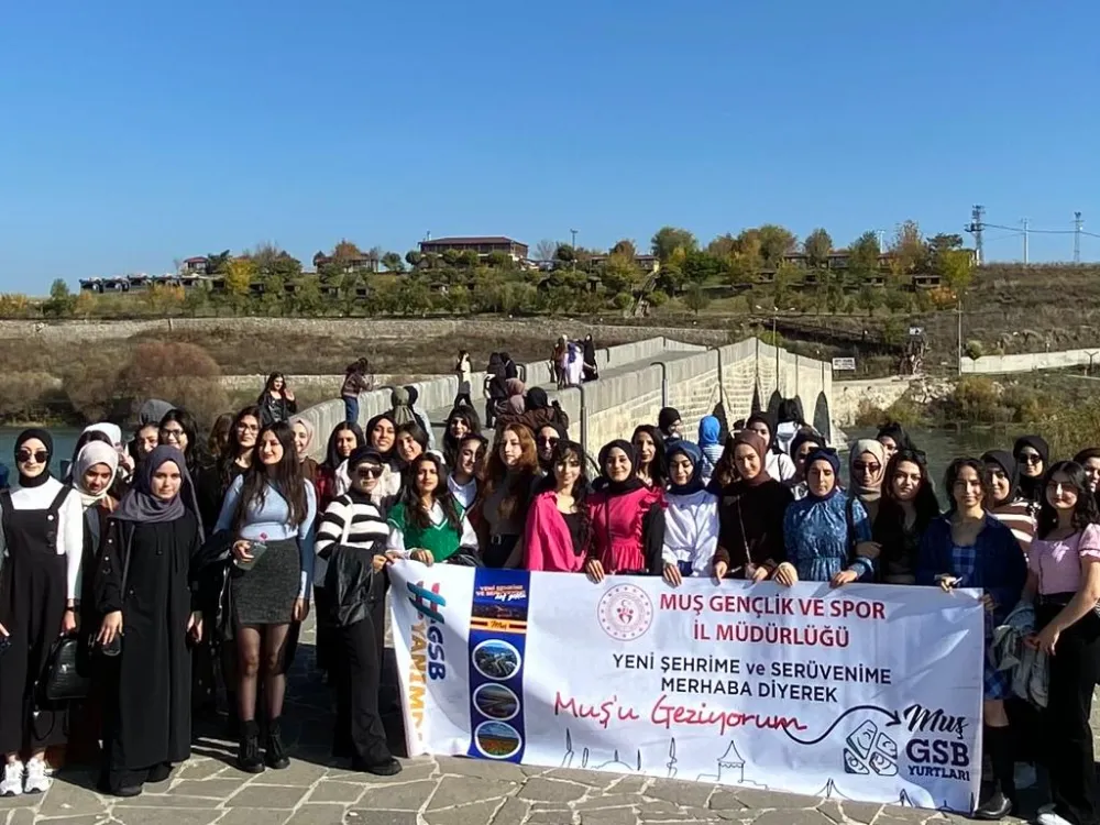 GENÇ OFİSLER ÖĞRENCİLERE ŞEHRİ TANITIYOR