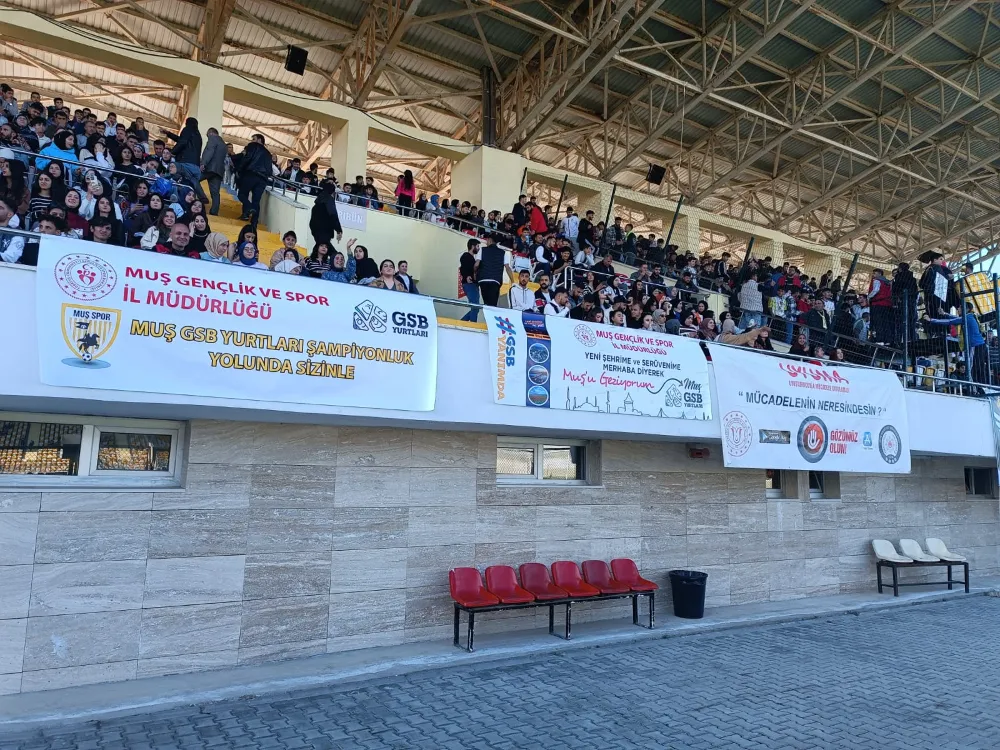 GENÇ OFİSLER ÖĞRENCİLERE ŞEHRİ TANITIYOR