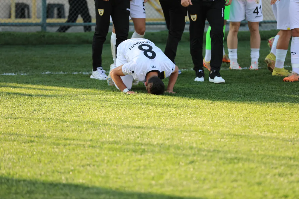 ŞAMPİYONLUĞA KOŞAR ADIM 3-0