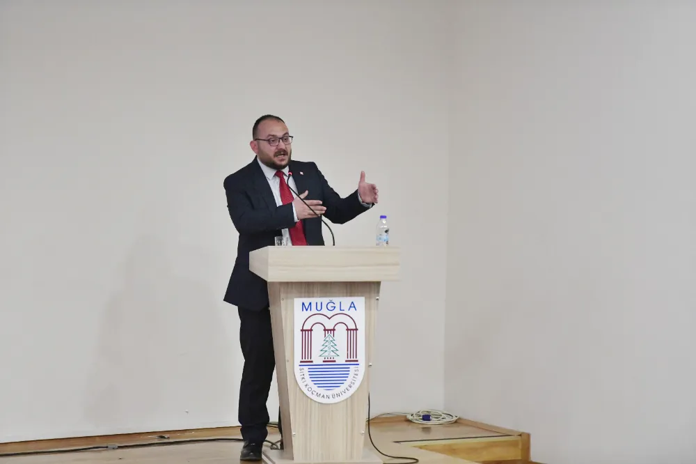 REKTÖR ALİCAN, ‘TARİHYAZIMI ÇALIŞTAYI’NA KATILDI