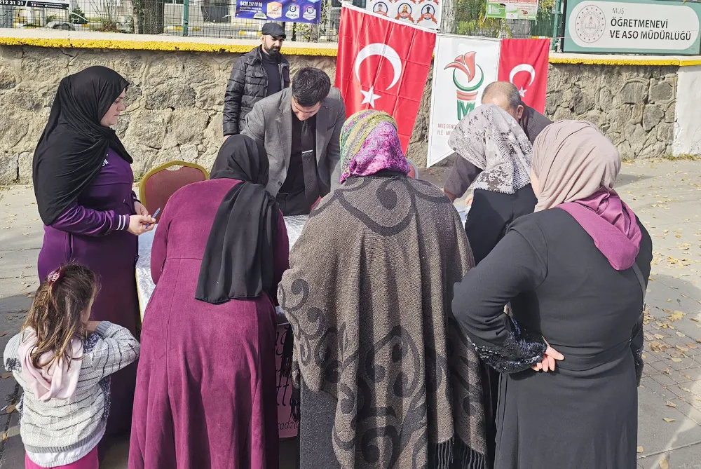 BAĞIMSIZ YAŞAM MERKEZİ İÇİN İMZA KAMPANYASI DÜZENLENDİ