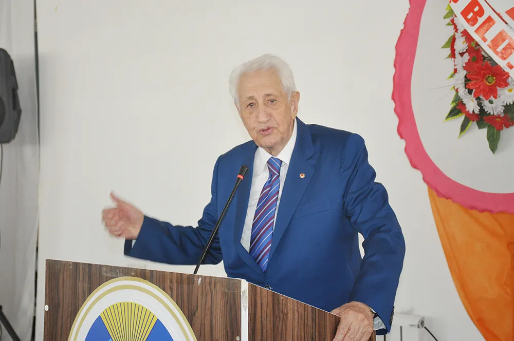 BAŞKAN DEDE, GÜVEN TAZELEDİ