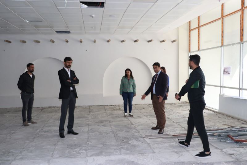 GENÇLİK VE SPOR TESİSLERİ HIZLA YÜKSELİYOR