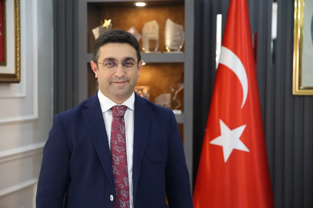 “CUMHURİYETİMİZİ, CANI GÖNÜLDEN İNANDIĞIMIZ GENÇLERİMİZ İLE DAHA YÜKSEKLERE TAŞIYACAĞIZ”