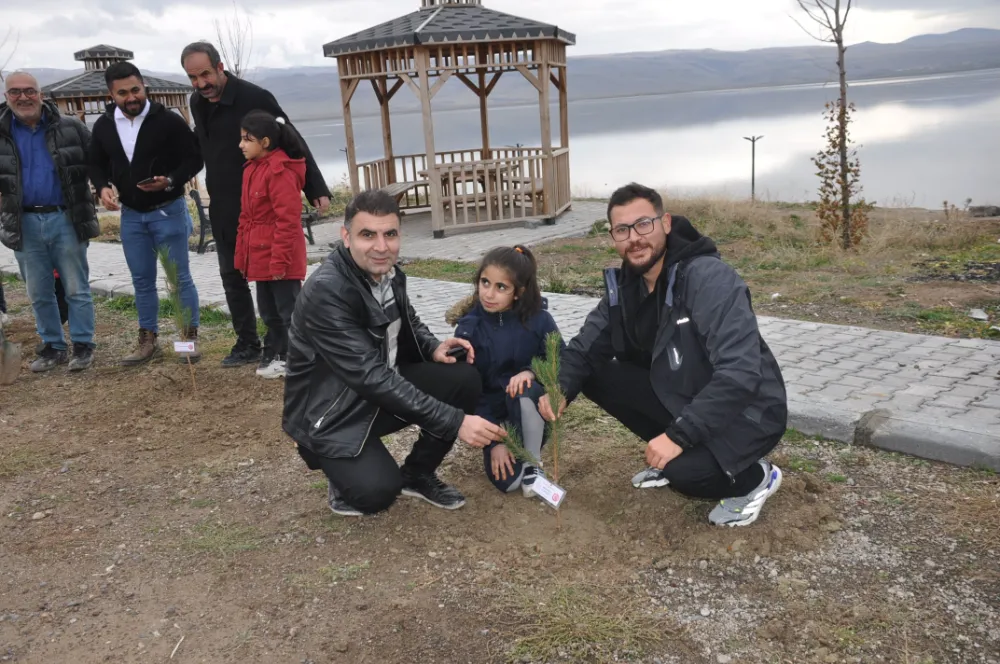 ŞEHİT ÖĞRETMENLER ANISINA HATIRA ORMANI OLUŞTURULDU