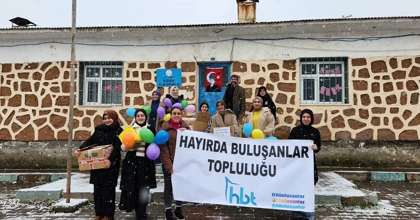 HBT’DEN KÖYDEKİ ÇOCUKLARIN İÇİNİ ISITAN HEDİYELER