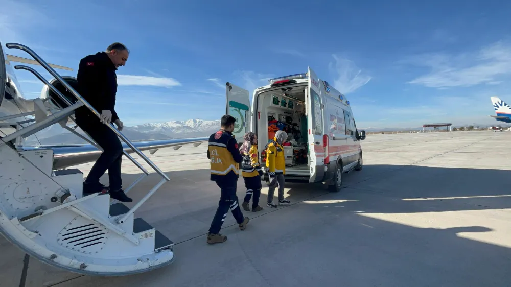 KALP RAHATSIZLIĞI OLAN BEBEK İÇİN AMBULANS UÇAK HAVALANDI