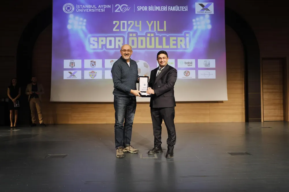 TAŞDEMİR, YILIN SPOR MÜDÜRÜ SEÇİLDİ