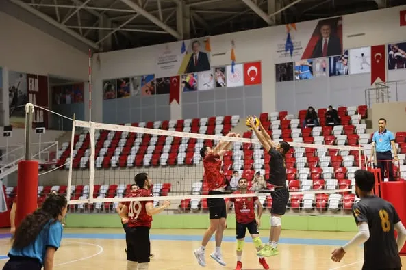 VOLEYBOLCULARIMIZ BATMAN EKİBİNİ 3-1 YENDİ