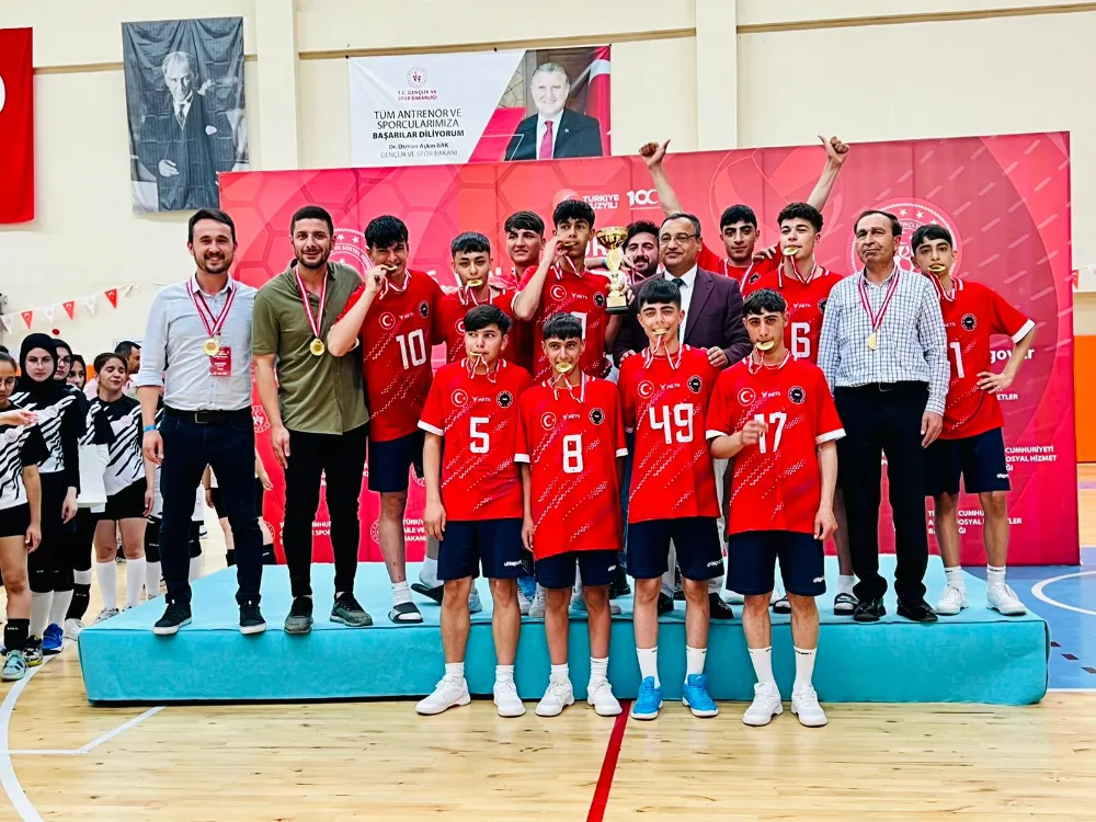 VOLEYBOLCULARIMIZ TÜRKİYE ŞAMPİYONU OLDU