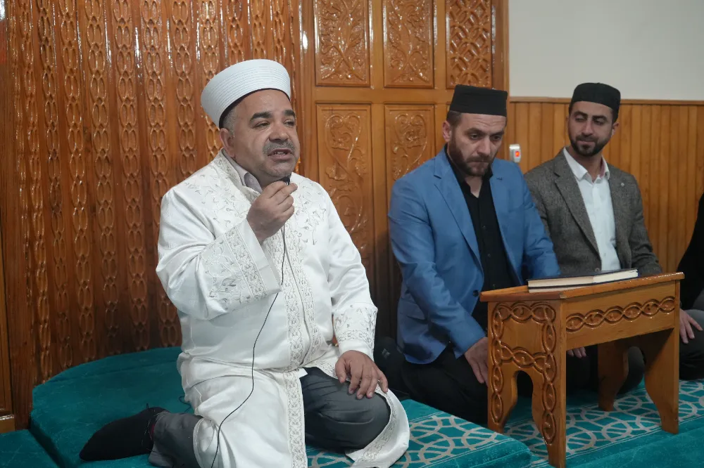 GAZZE İÇİN CAMİLERDE DUA EDİLDİ