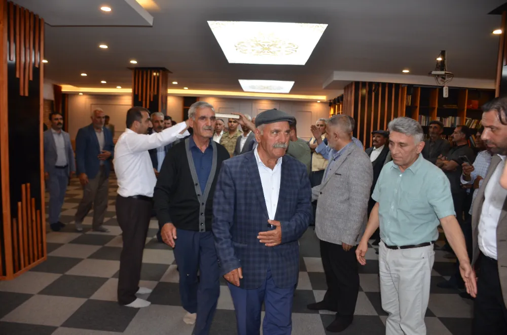 BULANIK'TA İKİ AİLE ARASINDAKİ HUSUMET BARIŞLA SONUÇLANDI