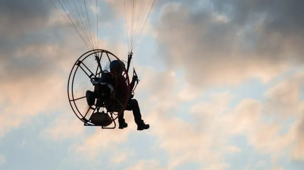 MUŞ VE ERZURUM’DA GÖRÜLEN GİZEMLİ PARAMOTOR GÜVENLİK BİRİMLERİNİ ALARMA GEÇİRDİ