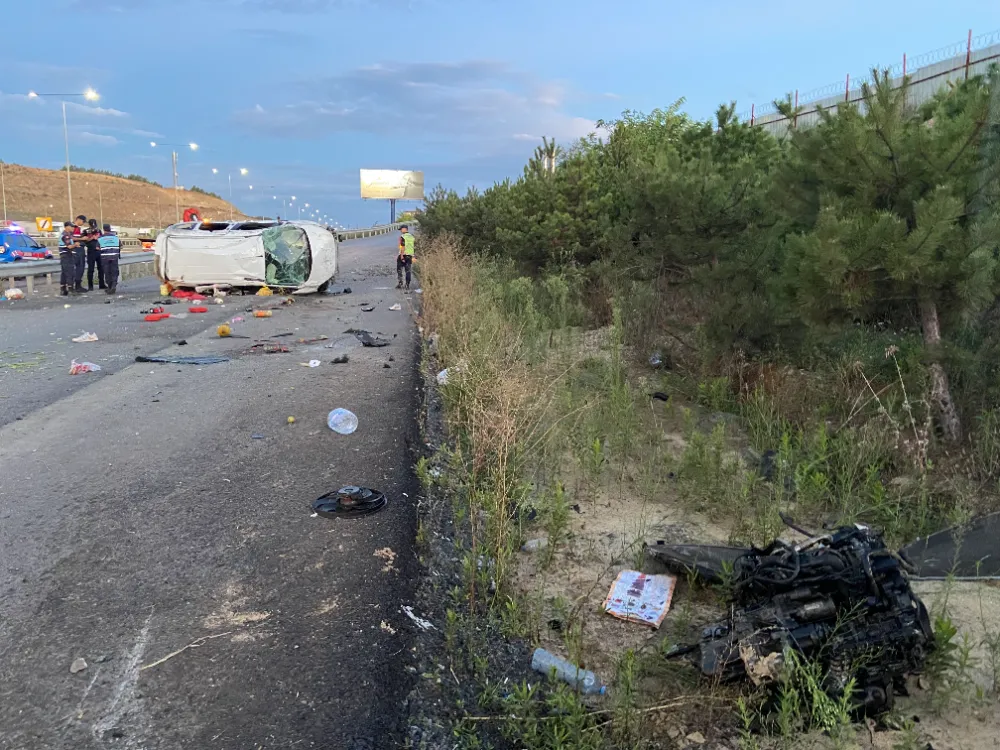 MUŞLU AİLE İSTANBUL’DA KAZA YAPTI: 1 ÖLÜ, 5 YARALI