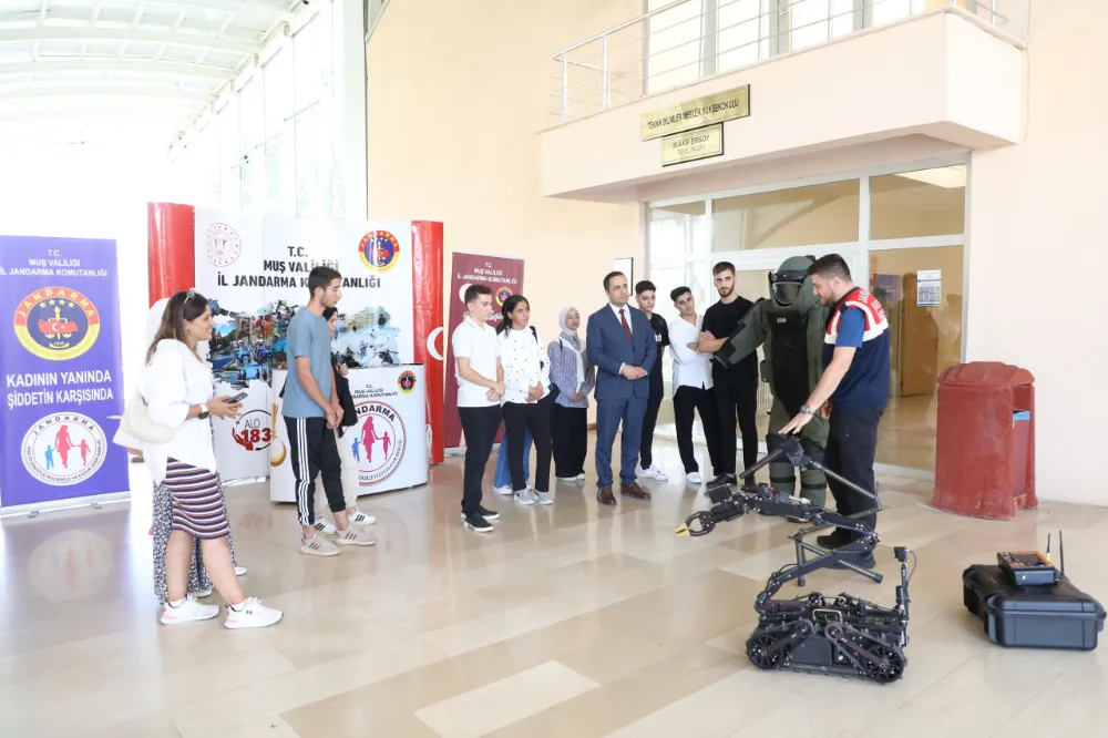 JANDARMADAN MAUN’DA GÜVENLİK VE FARKINDALIK EĞİTİMİ