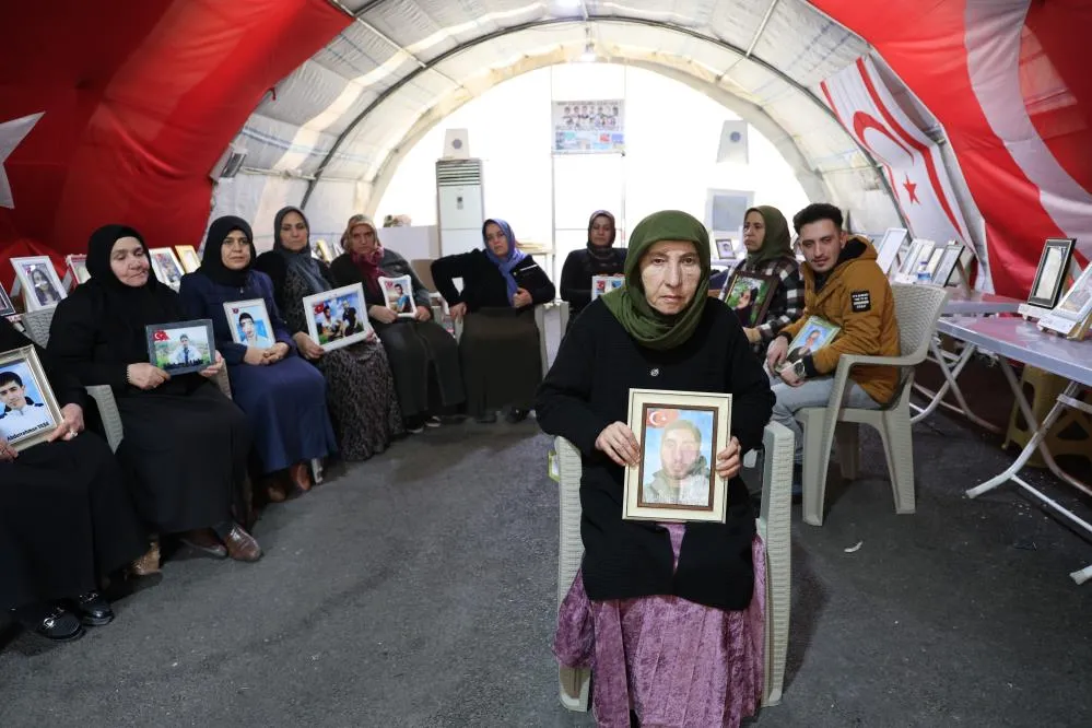 MUŞLU ANNE DİYARBAKIR ANNELERİNE DESTEK VERDİ