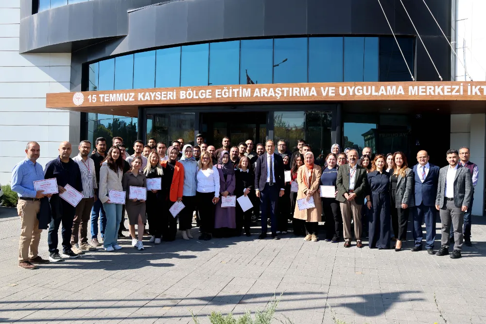 MUŞ’TAN AİLE HEKİMLERİ KAYSERİ’DEKİ UYUM EĞİTİMİNE KATILDI