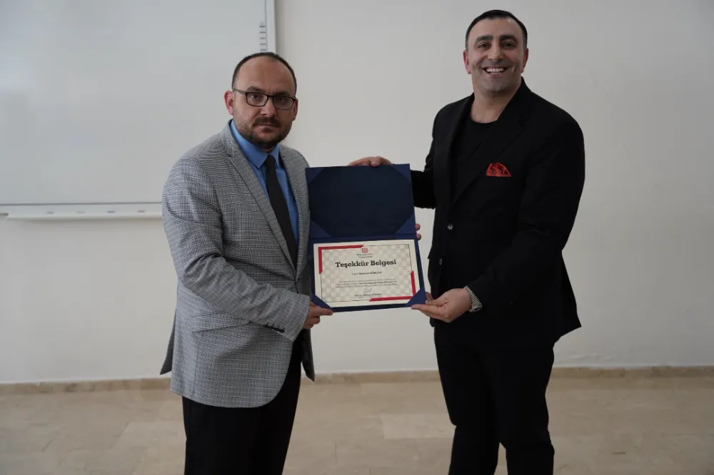 “MUŞ’TAN DOĞAN BİR BAŞARI HİKAYESİ” SEMİNERİ ÖĞRENCİLERLE BULUŞTU
