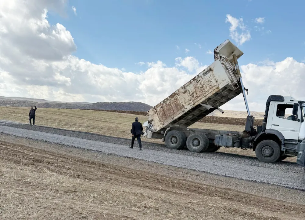 UZGÖRÜR’DE ALTYAPIDAN CAMİYE, HİZMET SEFERBERLİĞİ SÜRÜYOR