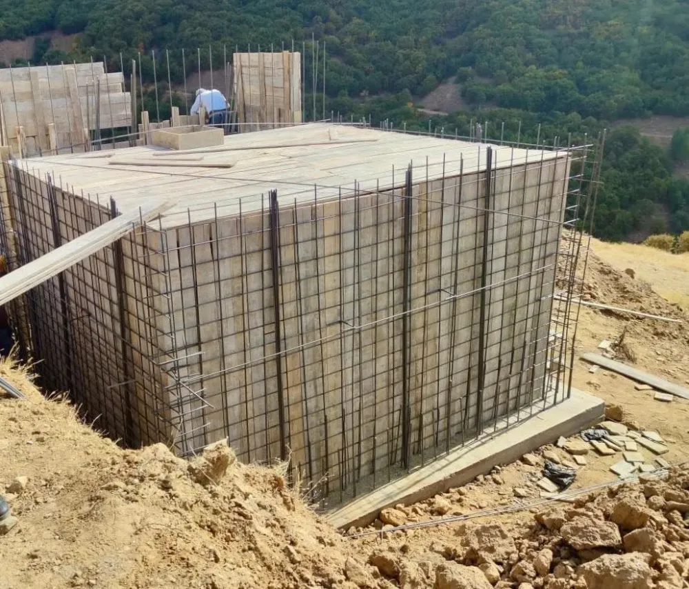 KÖYLERDE İÇME SUYU DEPOSU YAPIMI ARALIKSIZ SÜRÜYOR