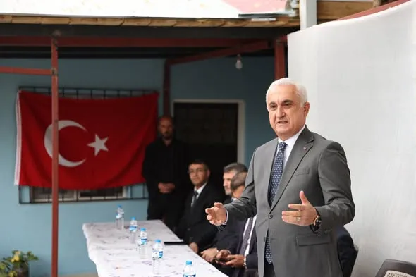 VALİ ÇAKIR YÜCETEPE KÖYÜ’NDE MUHTAR VE VATANDAŞLARLA BULUŞTU