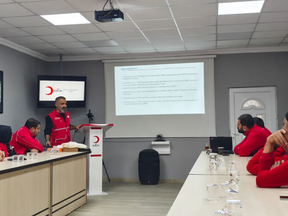 MUŞ’TA KIZILAY EKİPLERİ AFET YÖNETİMİ İÇİN SAHA TATBİKATI YAPTI