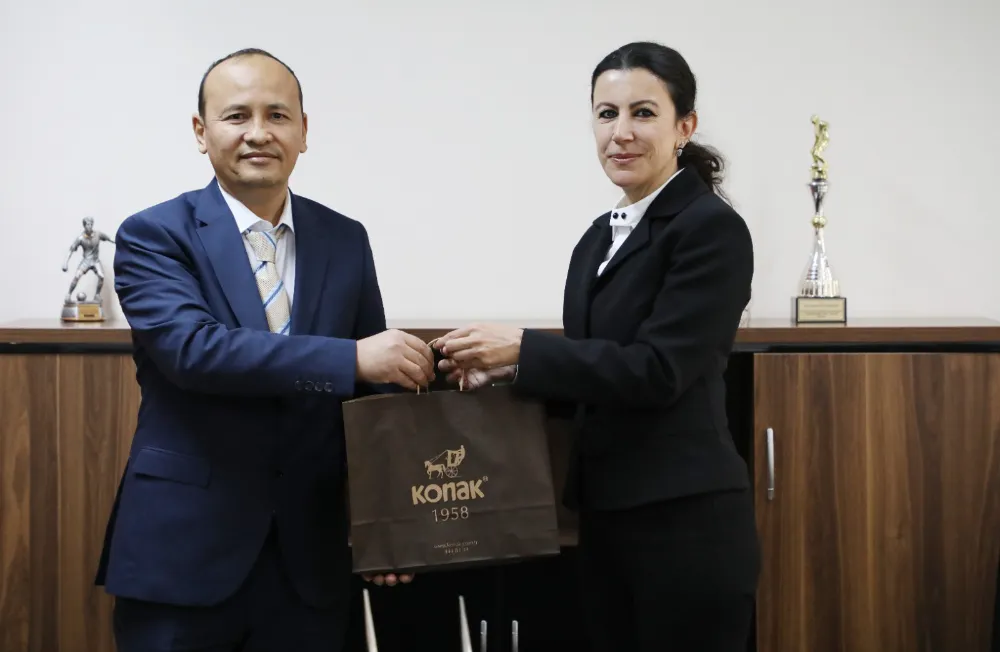 EĞİTİM FAKÜLTESİNDE DEKANLIK DEVİR TESLİM TÖRENİ GERÇEKLEŞTİRİLDİ