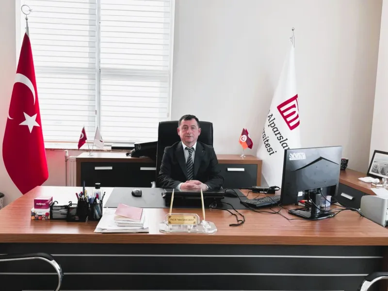 MAUN’LU PROF. DR. EKİNCİ, AY’IN PARLAK KRATERİNİN SIRLARINI ÇÖZDÜ