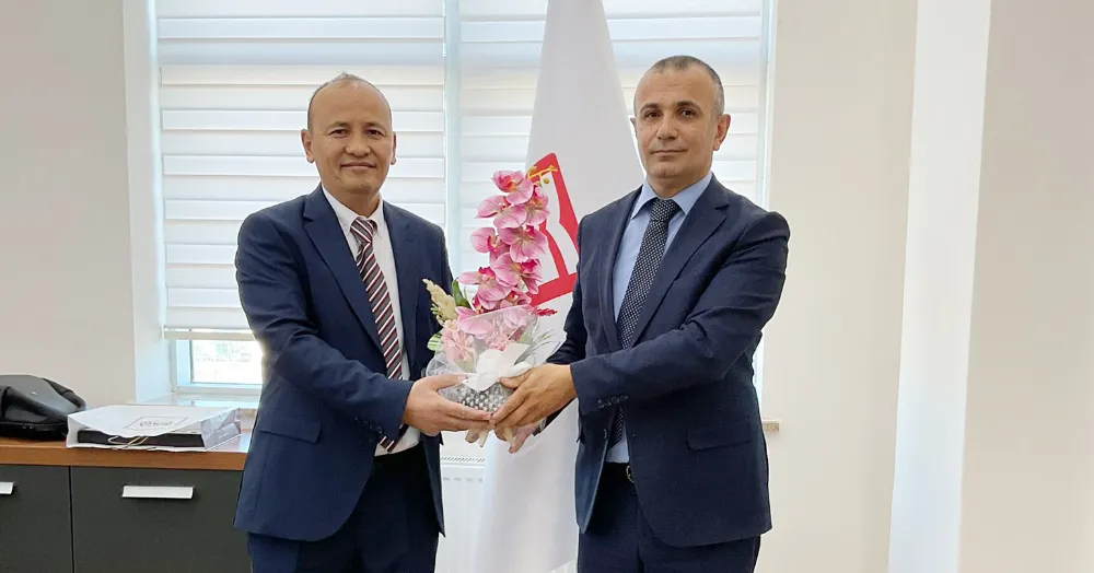 FEN-EDEBİYAT FAKÜLTESİ’NDE DEKANLIK DEVİR TESLİMİ YAPILDI