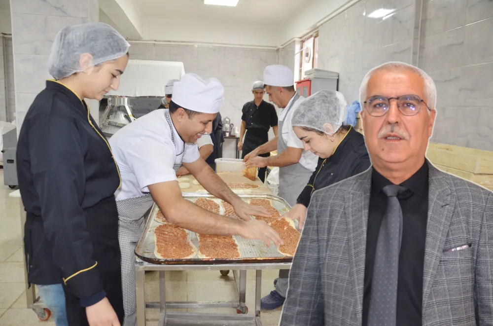 LİSE ÖĞRENCİLERİ OKUL FIRININDA EKMEK ÜRETİP MESLEK ÖĞRENİYOR