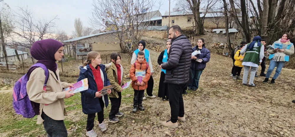 YEŞİLAY MUŞ ŞUBESİ KIRSALDA BAĞIMLILIKLA MÜCADELEYİ BÜYÜTÜYOR