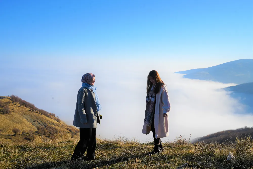 SİS OVAYI KAPLADI: KARTPOSTALLIK MANZARALAR OLUŞTU