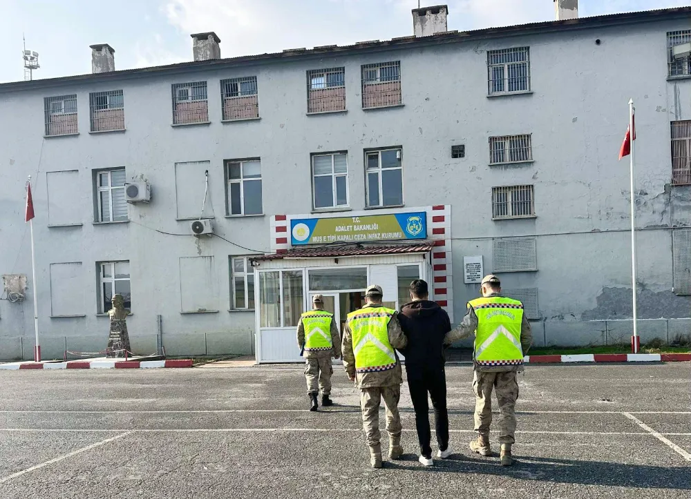 FİRARİ HÜKÜMLÜ JANDARMANIN OPERASYONUYLA YAKALANDI