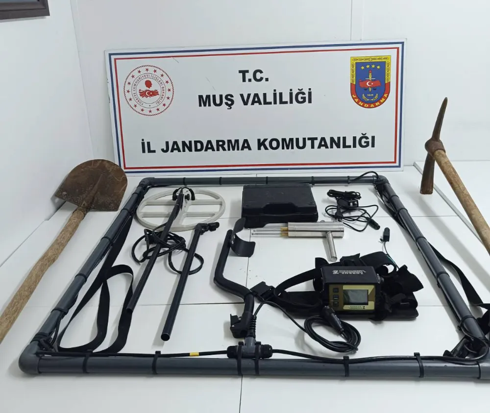 KAÇAK KAZI YAPAN 4 ŞÜPHELİ SUÇÜSTÜ YAKALANDI