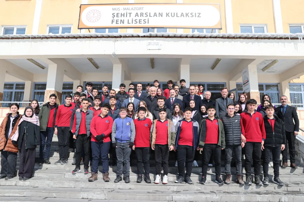 VALİ ÇAKIR, FEN LİSESİ ÖĞRENCİLERİYLE BULUŞTU