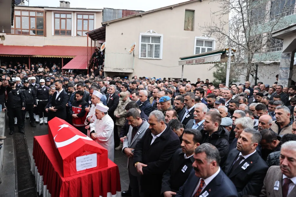 GÖREVİ BAŞINDA FENALAŞAN POLİS MEMURU ŞEHİT OLDU