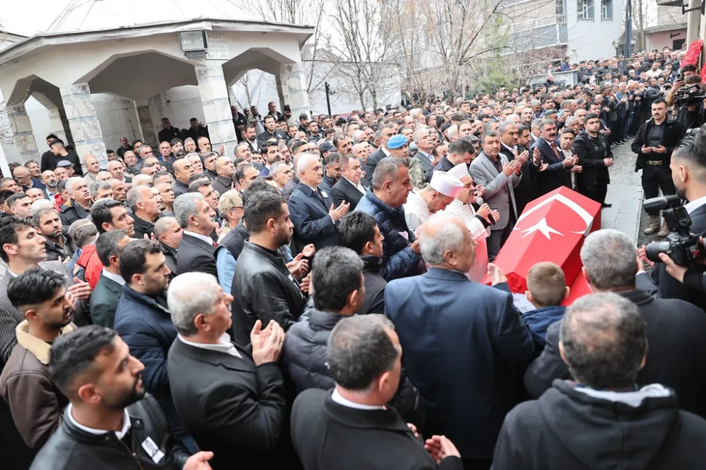 GÖREVİ BAŞINDA FENALAŞAN POLİS MEMURU ŞEHİT OLDU