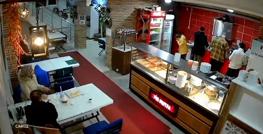 LOKANTADA NEFES KESEN ANLAR