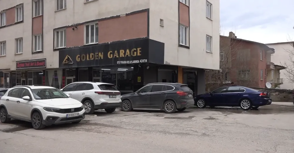 TOZ TAŞINIMININ YAĞMURLA ÇAMURA DÖNÜŞMESİ OTO YIKAMACILARDA KUYRUK OLUŞTURDU